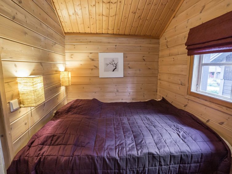 Yllas outa 2 - Slide 12