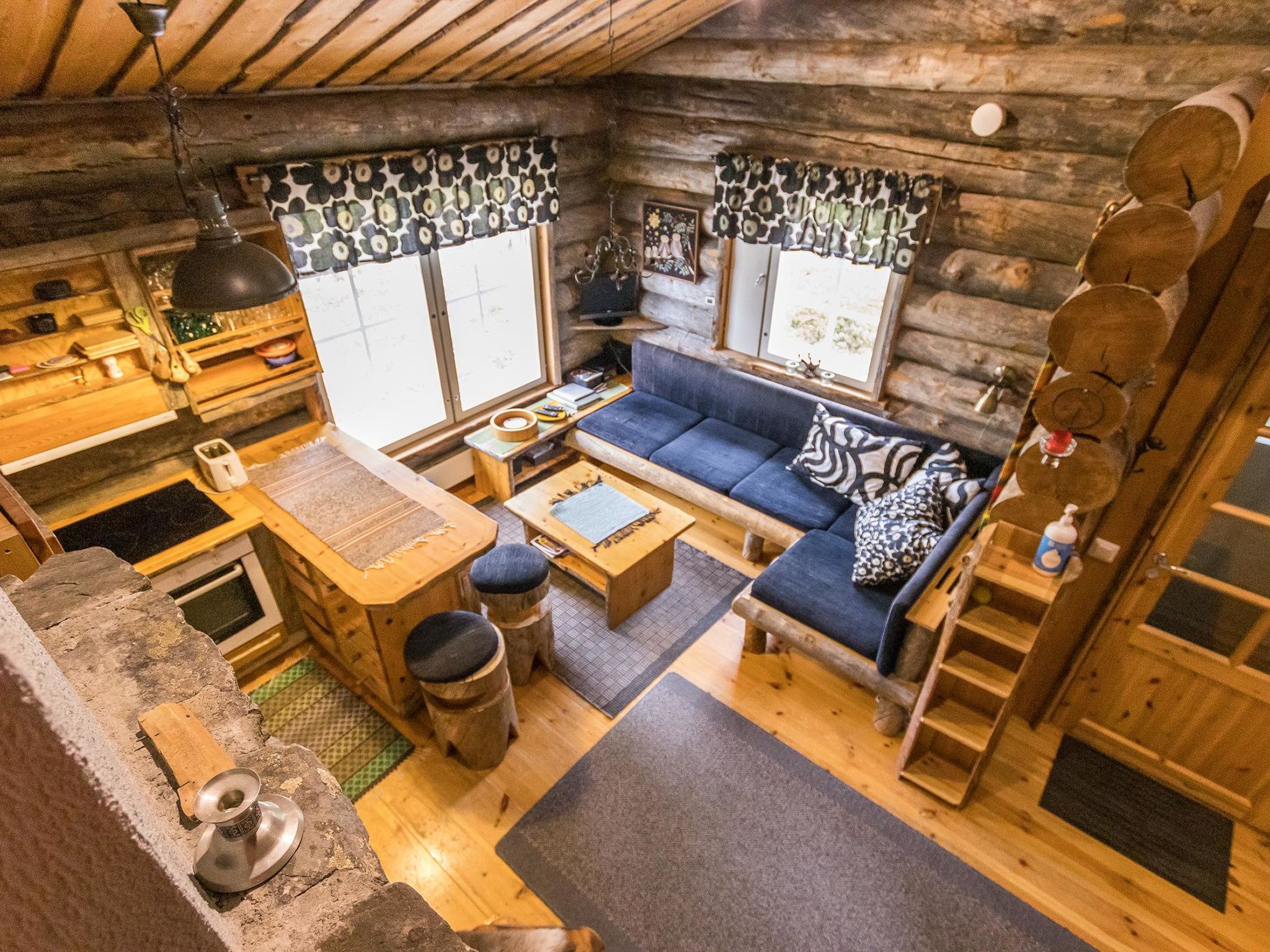 Lomaylläs maja/keloluppo-Dedans