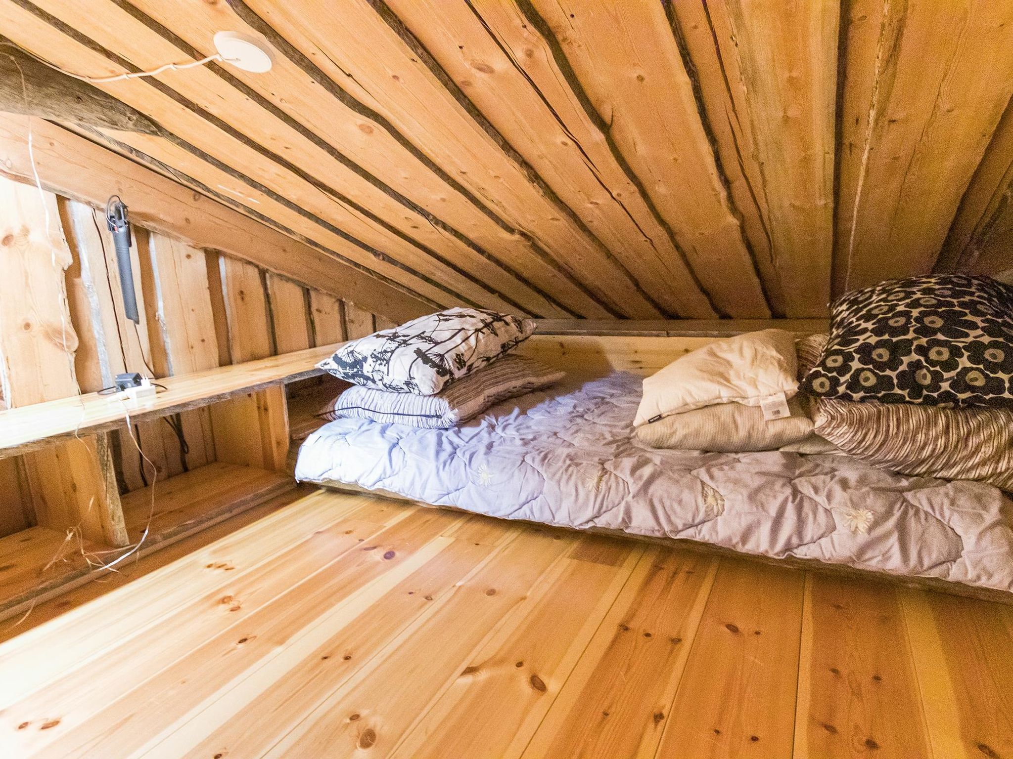 Lomaylläs maja/keloluppo-Dedans