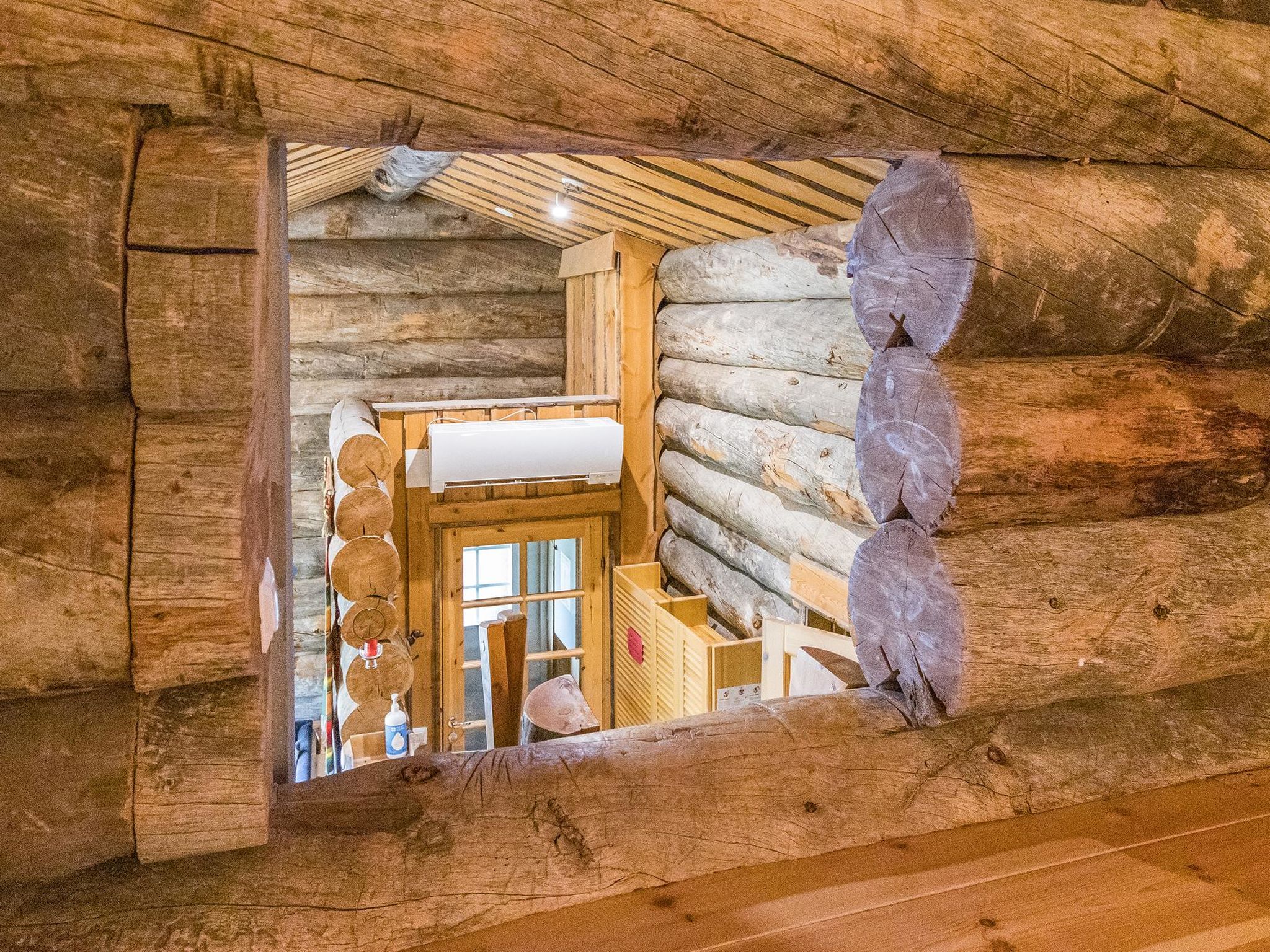 Lomaylläs maja/keloluppo-Dedans