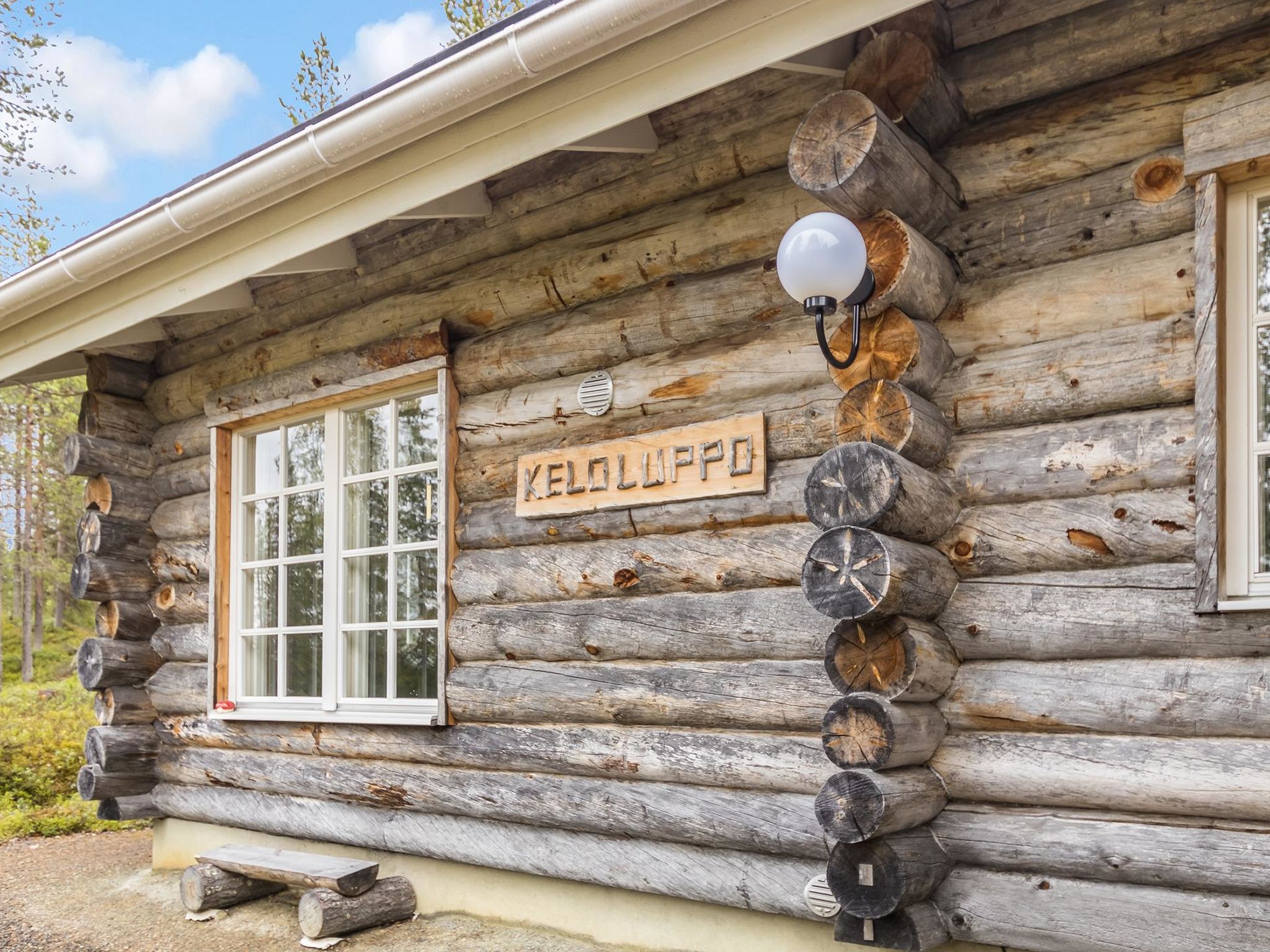 Lomaylläs maja/keloluppo-Dedans