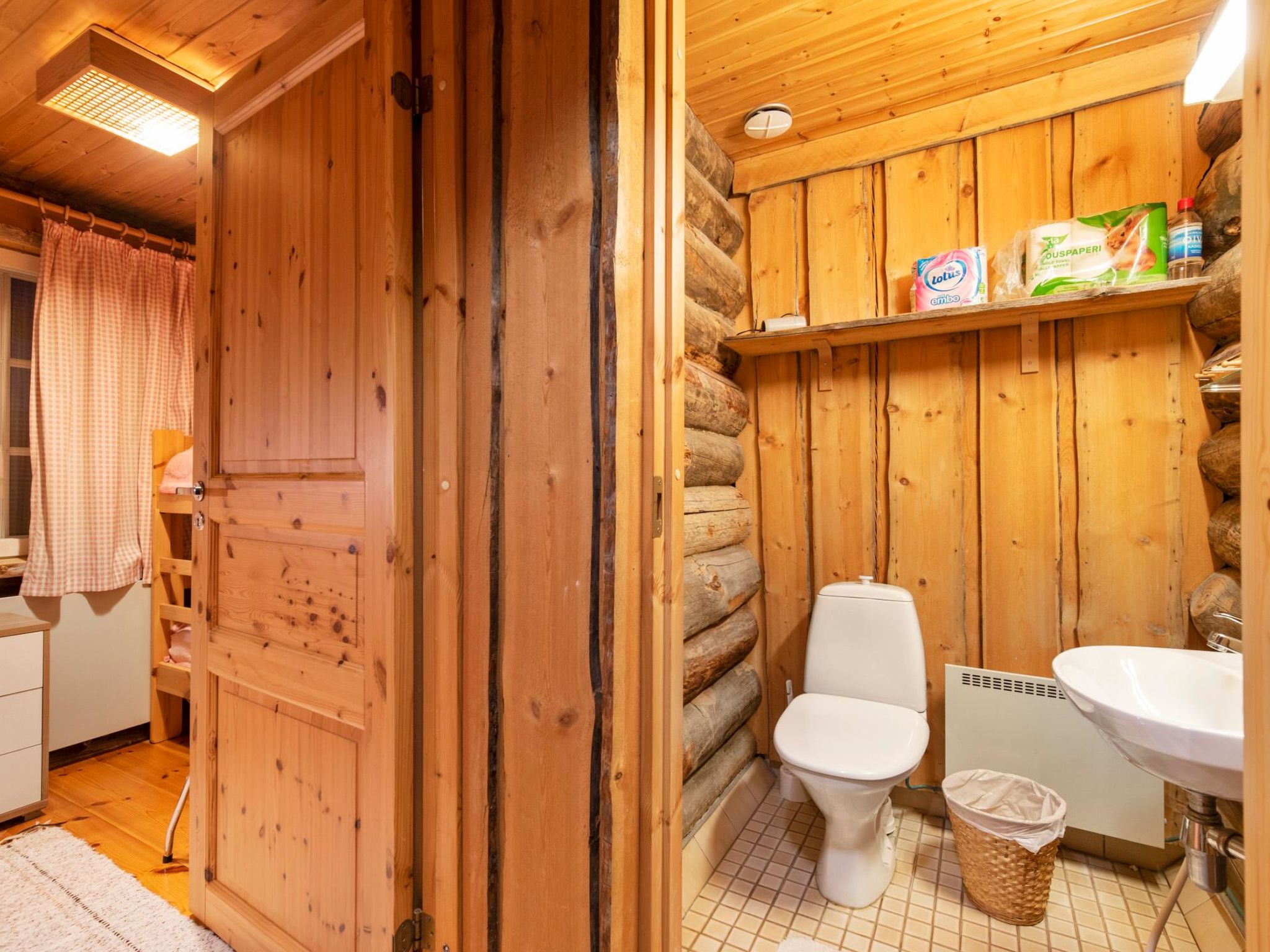 Lomaylläs d59 /palovaarankaarre 13 a-Dedans