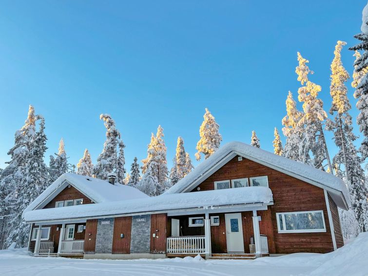Separate wooden cottage located in the Sport Resort Ylläs area on Ylläsjärvi village, built 2007.
Downstairs: livingroom/kitchen, bedroom with two beds, utility room, washing room, electric sauna,..