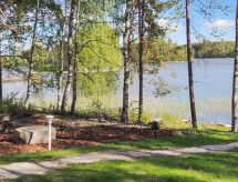 Semesterhus Nesterin helmi