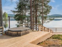 Ruim Fins vakantiehuis direct aan het Pielinenmeer met sauna en hot tub - thumbnail 6