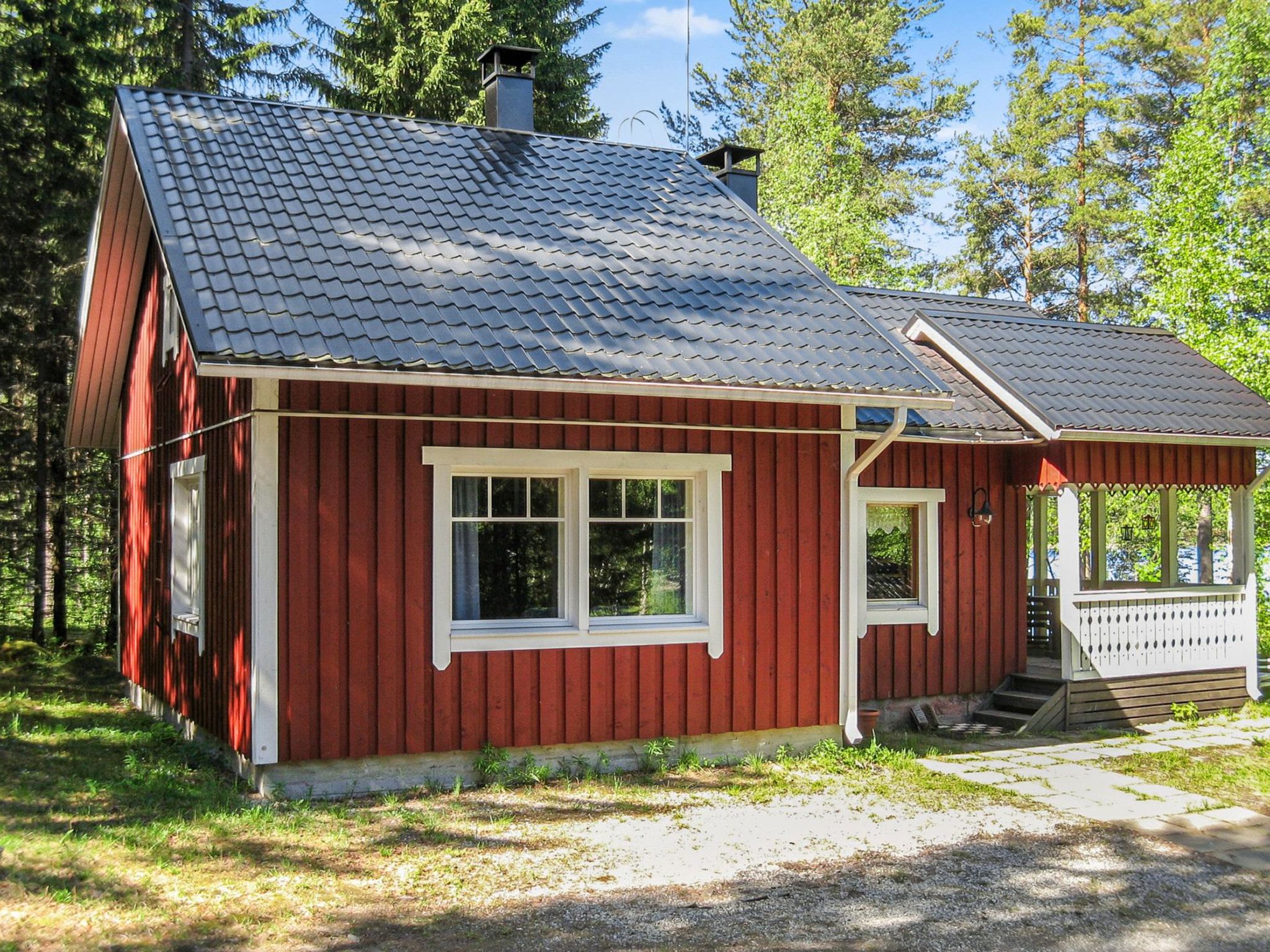 68 km north of Joensuu, L.Pielinen (871,2 km2) 30 m, own shore with shallow sand bottom, own boat. Cottage renovated 2000, kitchen-living room, bedroom with double bed, upstairs small bedroom with sma..