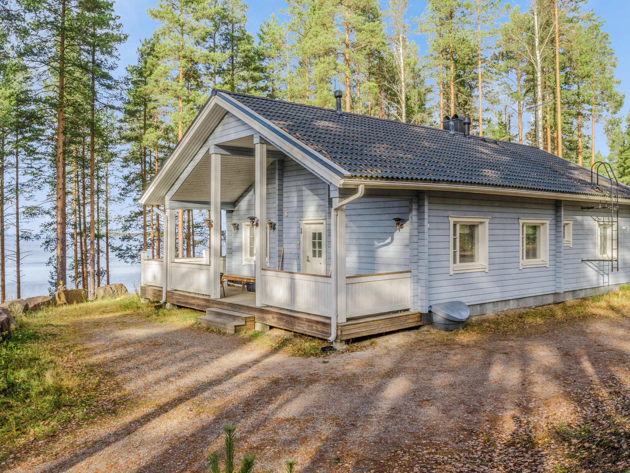 77 km north of Joensuu, Lake Pielinen 40 m (871,2 km2) own beach with deep bottom and some rocks and partly sand, own boat and jetty. Log cottage 2006, kitchen-living room with divan, bedroom with two..