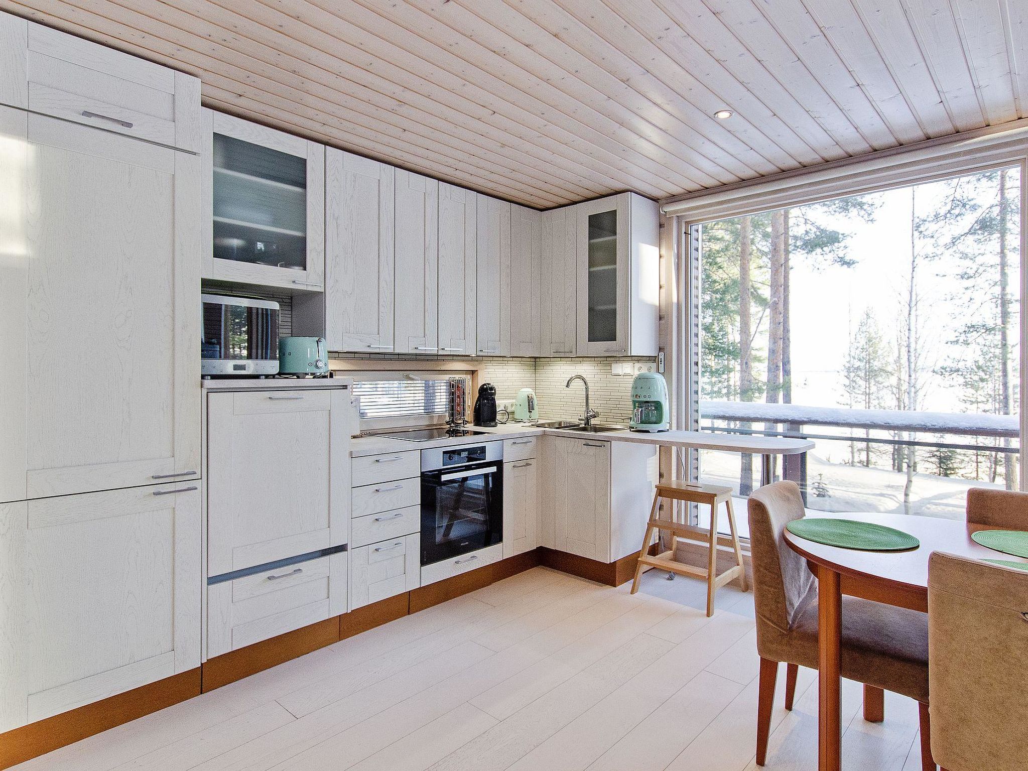 Pielislinna/loma-koli-Binnen