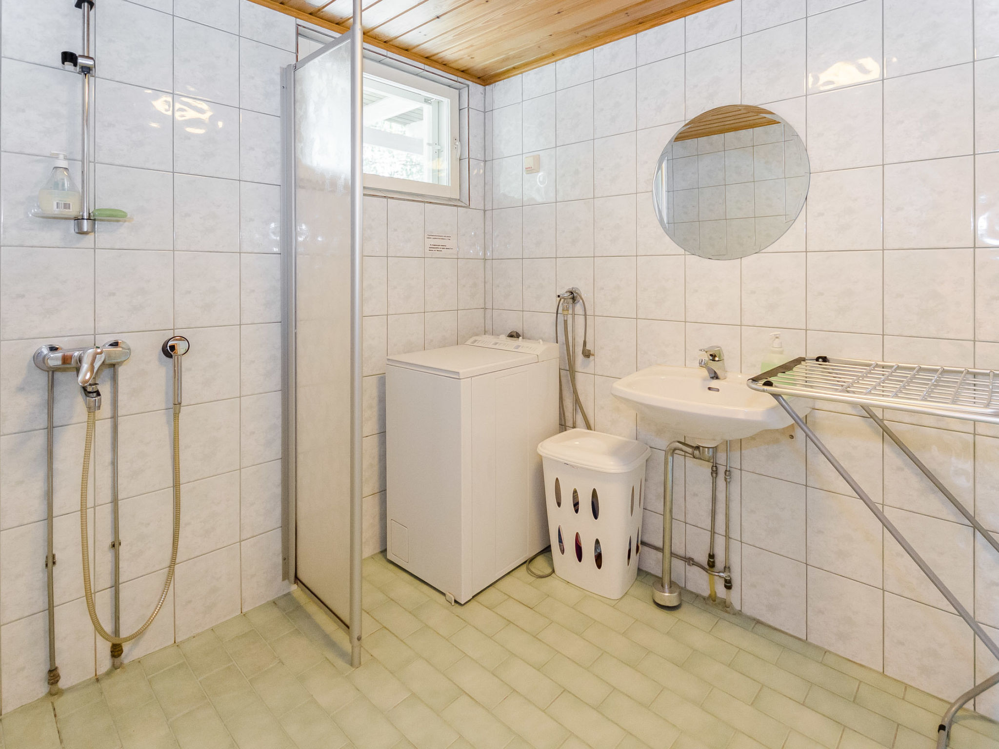 Käränkämökki - Inside