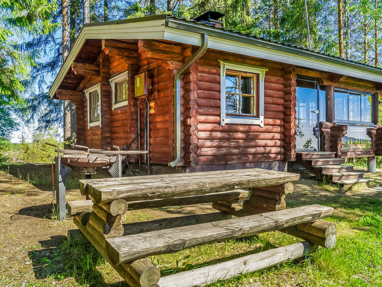 Aan het meer: Rustgevend vakantiehuis Huvilakoti 2 in Liperi in Liperi