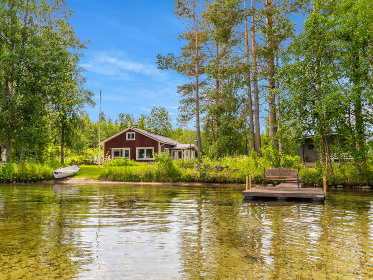 Villa Kuorinka: Sauna & meer op 19 meter van je terras in Noord-Karelië in Liperi