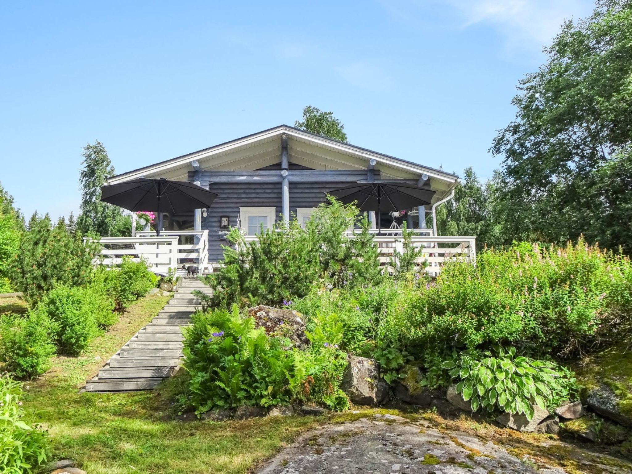 138 km north of Joensuu, 13 km north of Nurmes, River Ylikylä 15 m, shallow rock bottom, own beach and a boat. A log cottage built in 2008, kitchen-living room with convertible sofa (widht 110 cm whe..