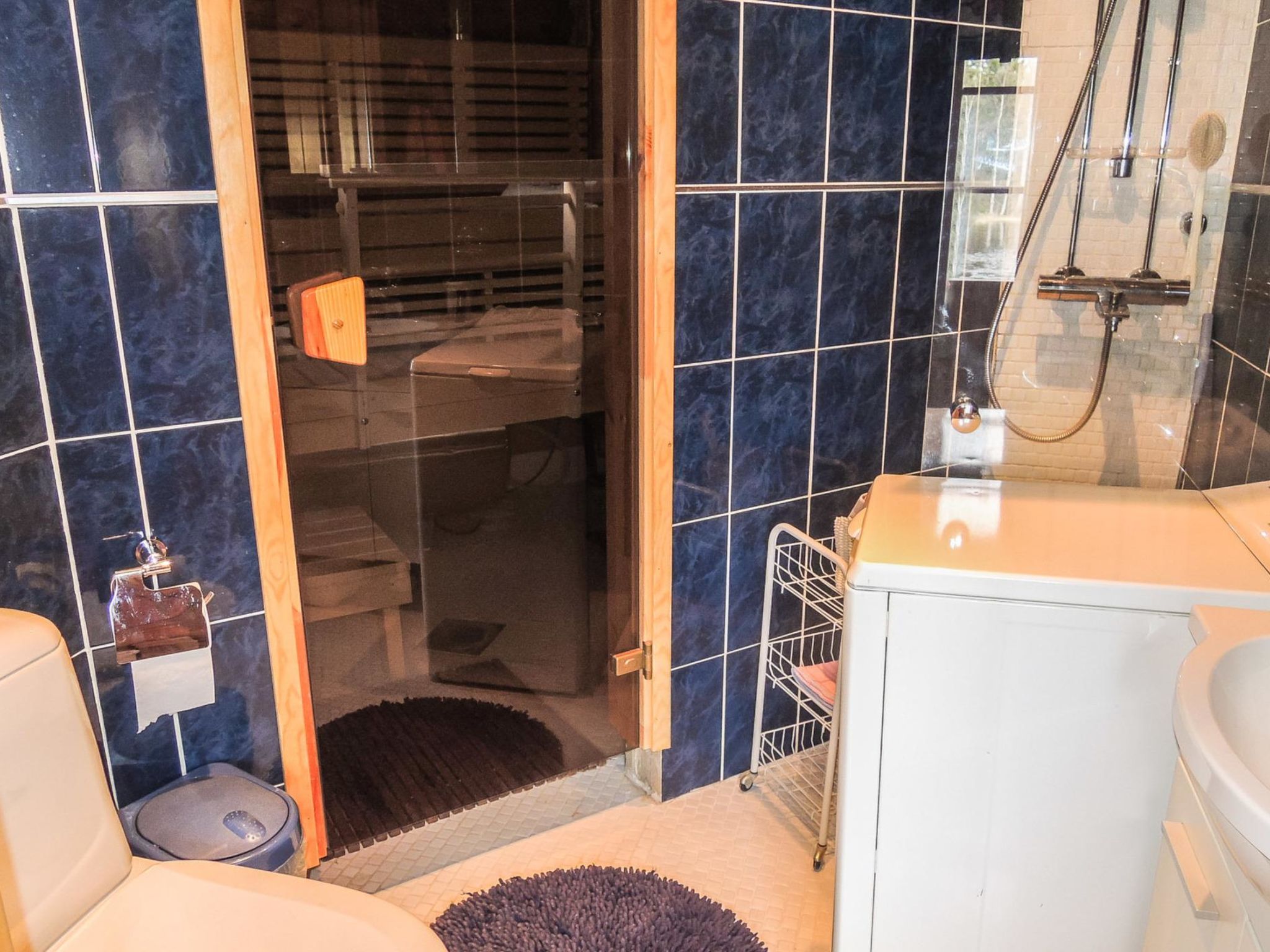 Käpälysmökki-Binnen