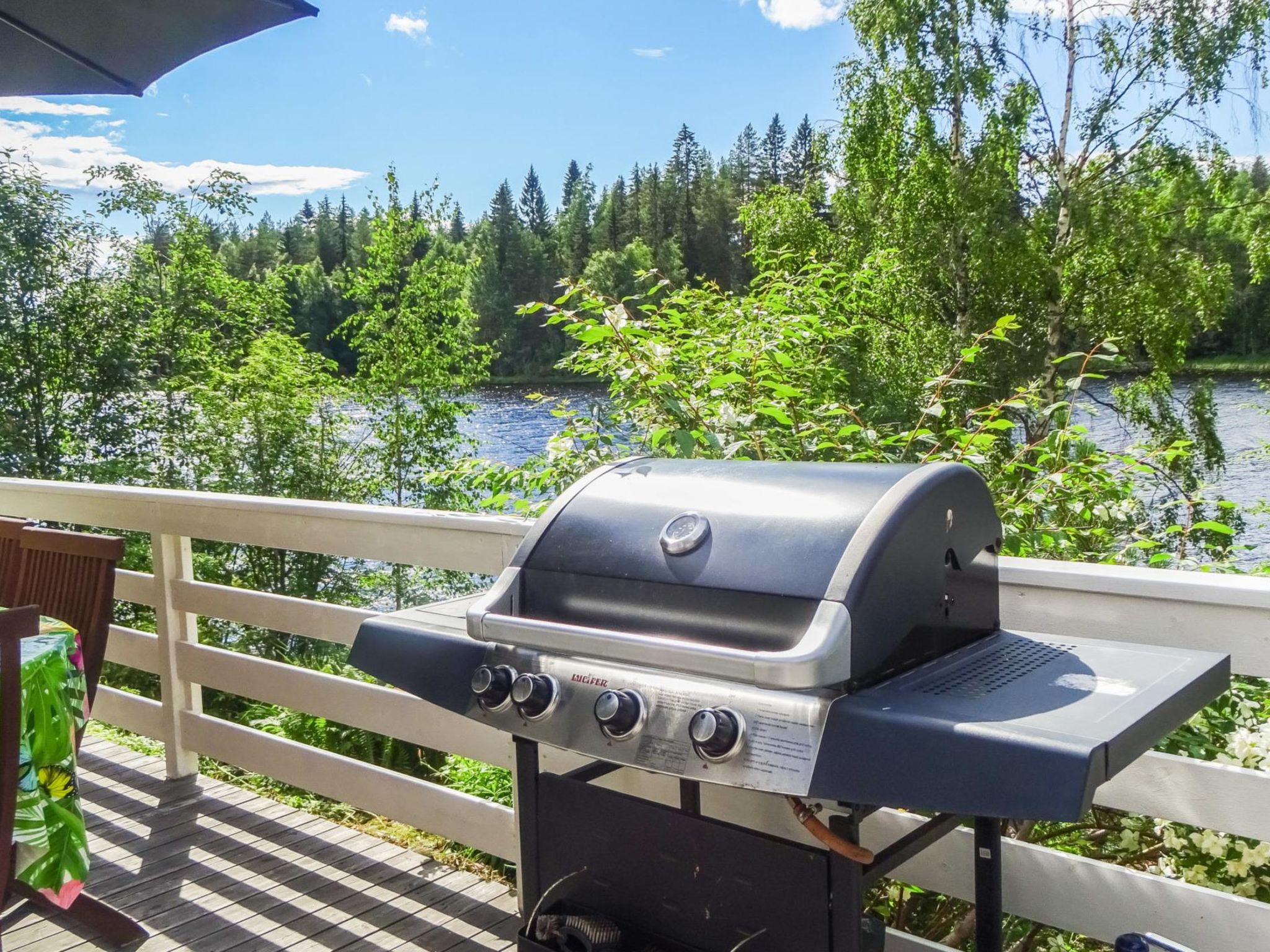 Käpälysmökki-Binnen