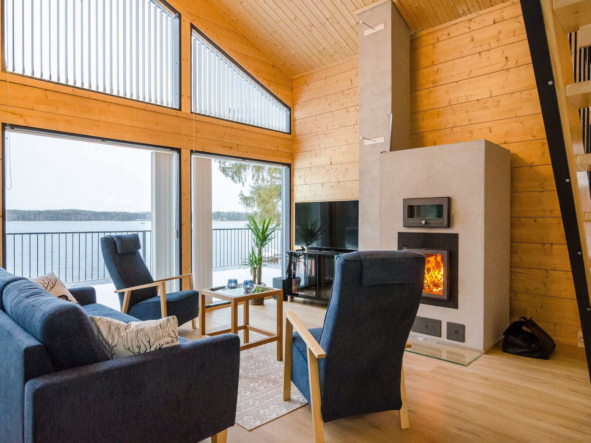 Lakeside villa-Binnen