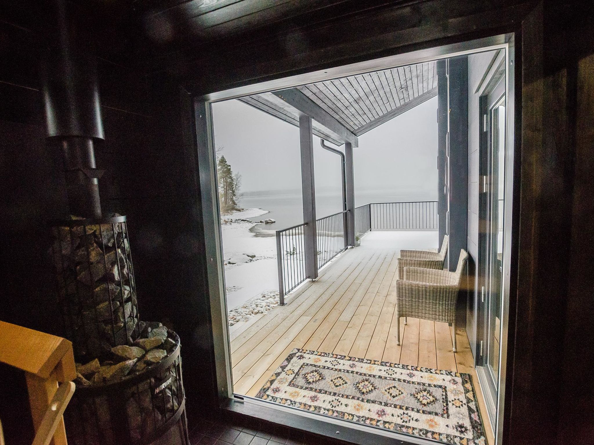 Lakeside villa-Binnen