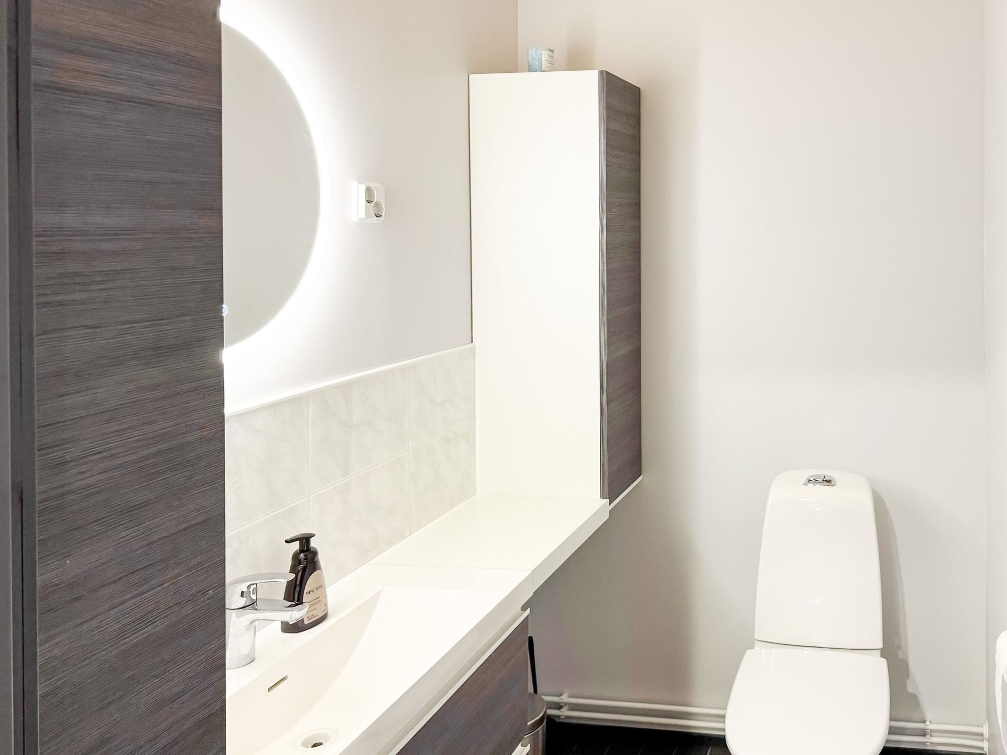 Lakeside villa-Binnen