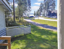 Knus vakantiehuis met groen dak bij het Bomba-complex in Nurmes - thumbnail 3