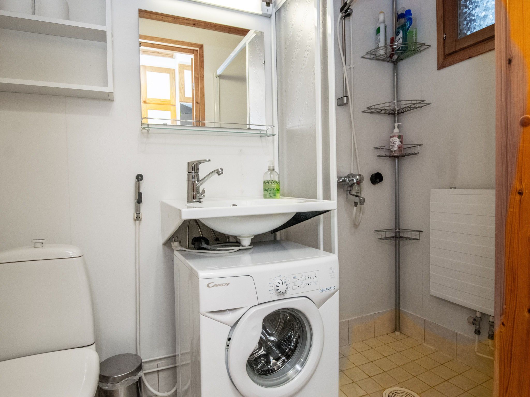 Kulta-käkönen 2 by bomba - Binnen