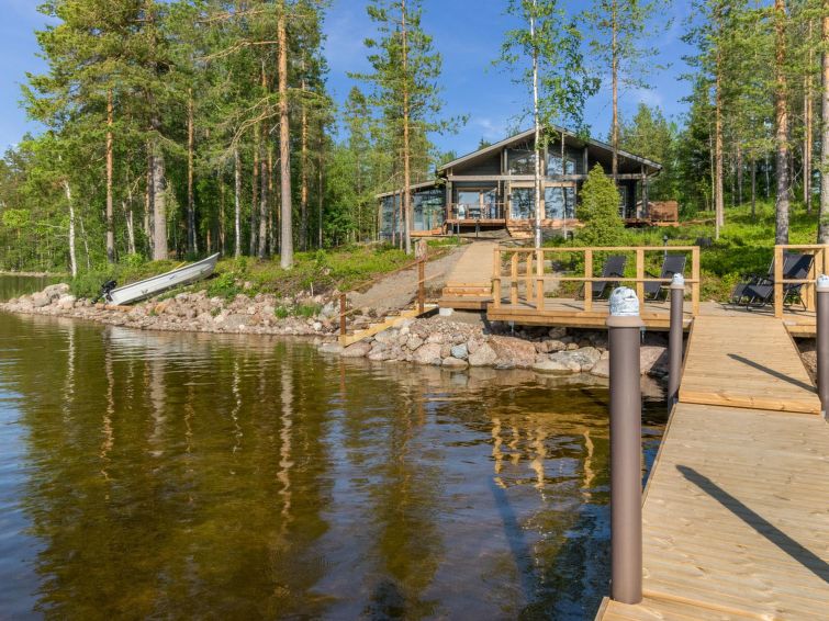 Sauna en rust aan het meer: Ruim vakantiehuis in Kouvola