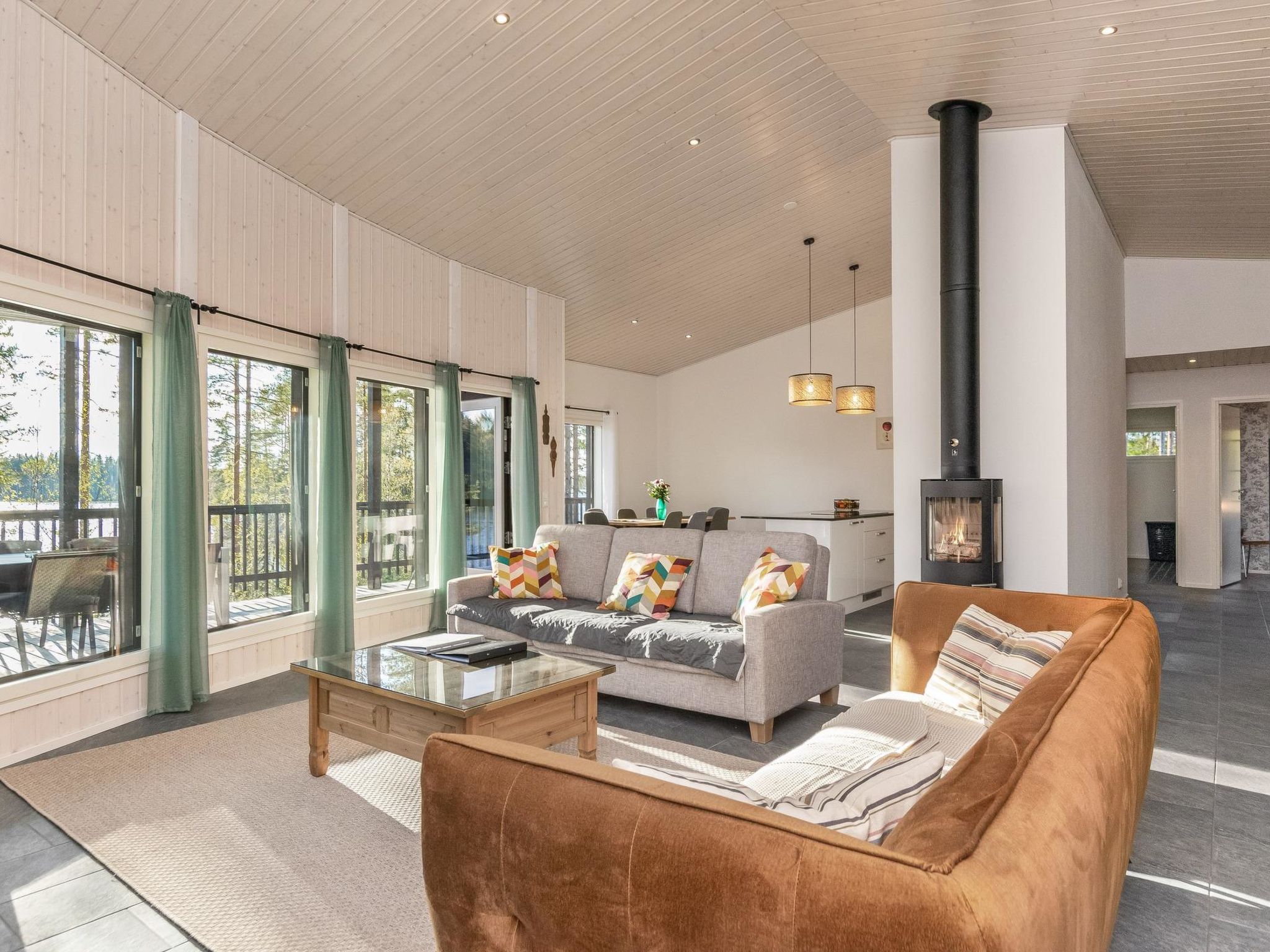 Järven idylli-Binnen