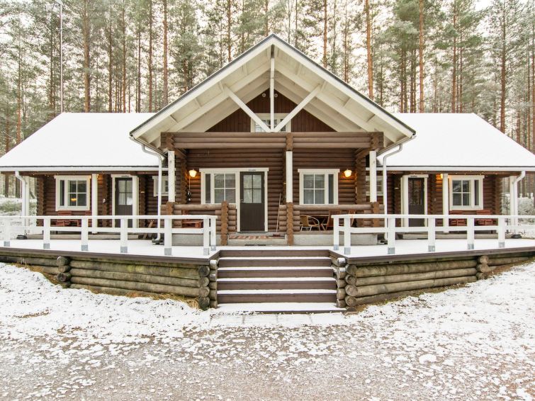 Kilpolan Pauliina is a 66 m² apartment situated in the large log villa Kilpola, which consists of three apartments in the Jämi Mielahden holiday village.
You can rent Pauliina separately or, if you..