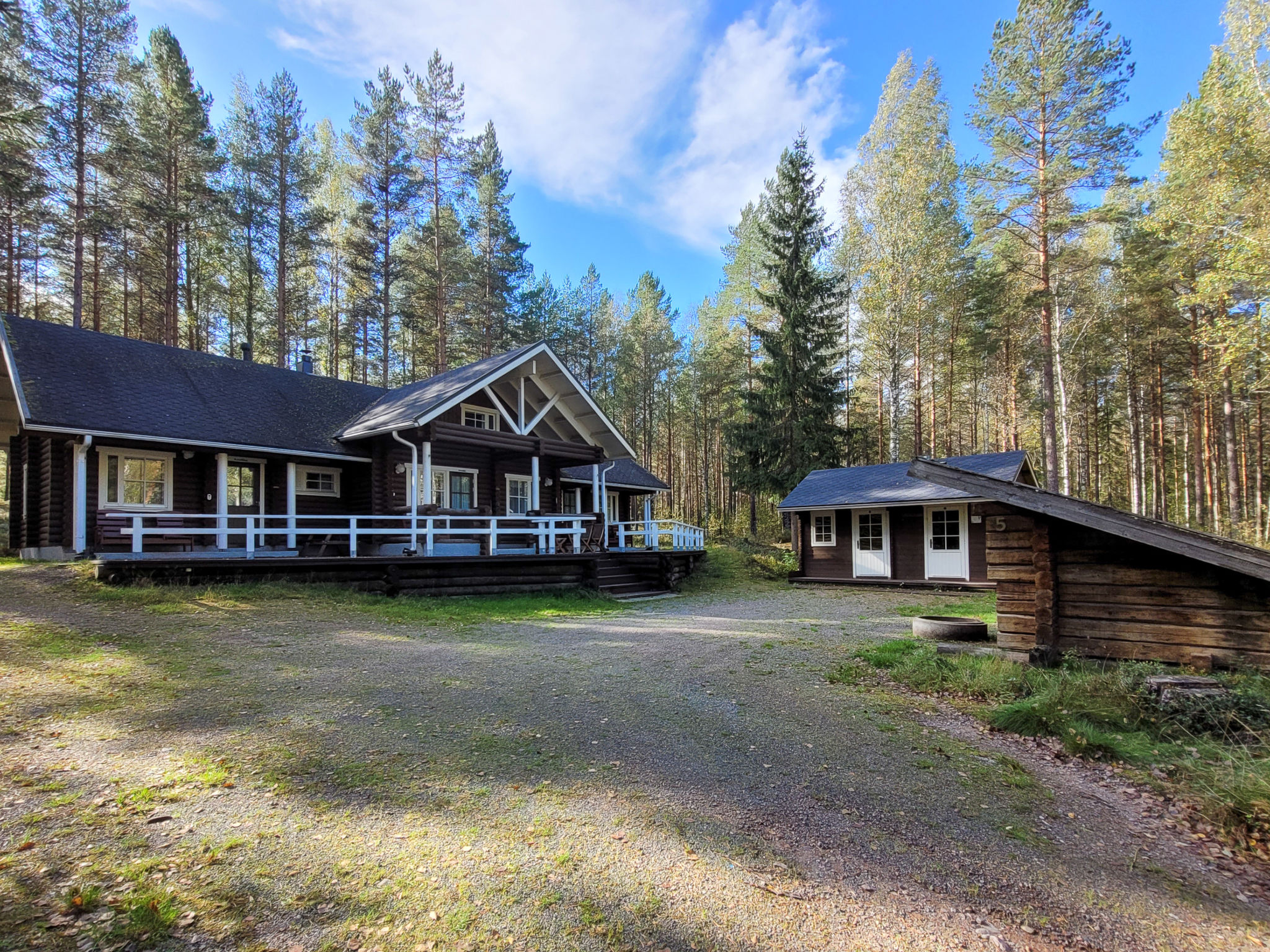 Kilpolan orvokki, pauliina ja karoliina - Inside