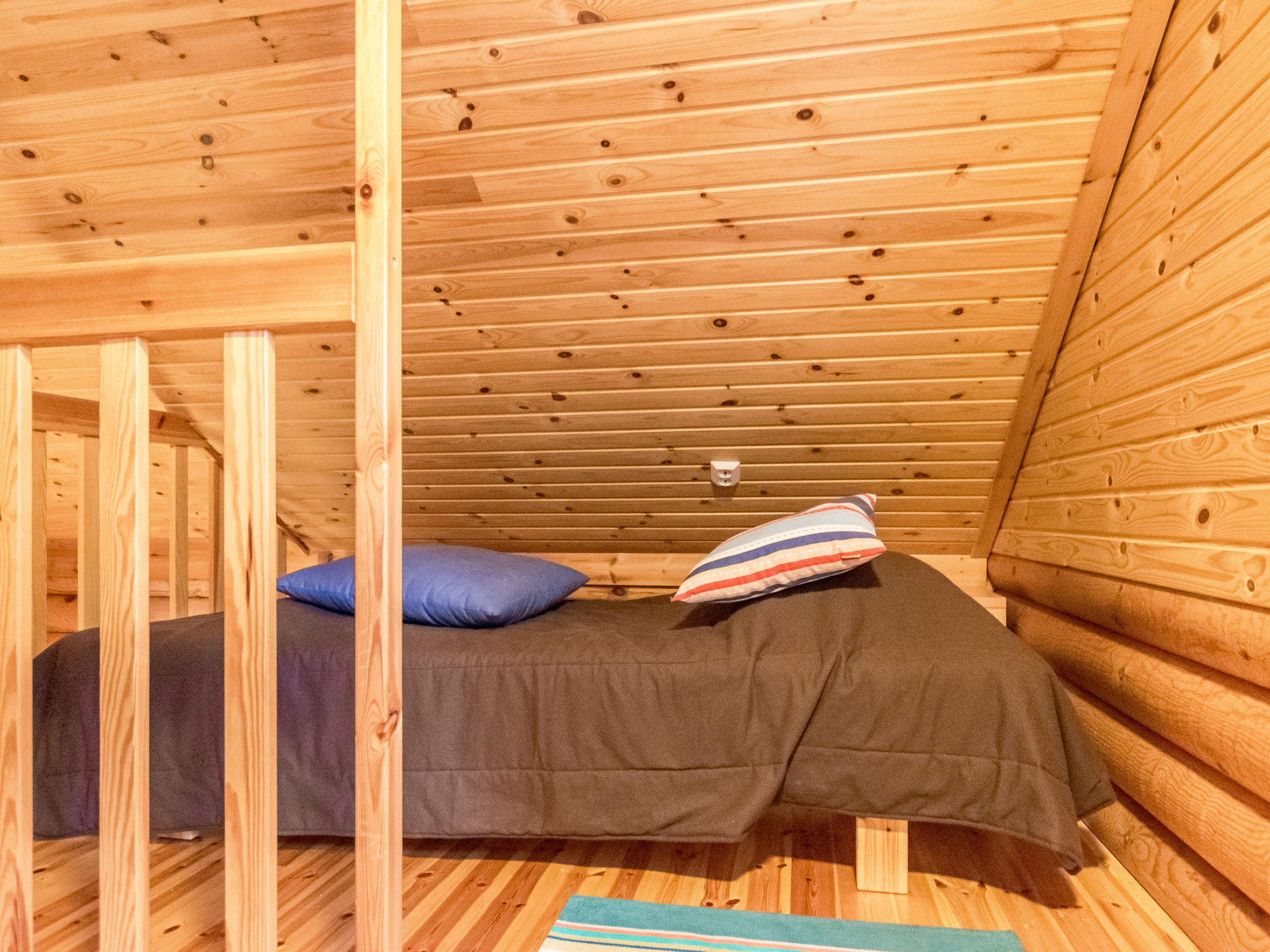 Kilpolan orvokki, pauliina ja karoliina - Inside