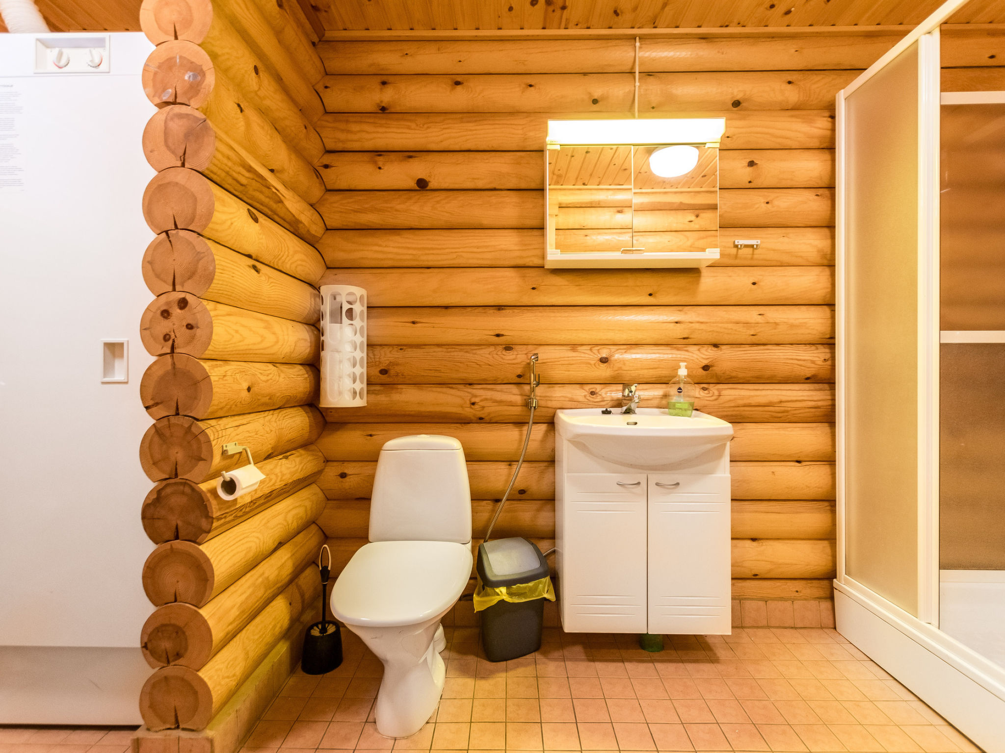 Kilpolan orvokki, pauliina ja karoliina - Inside