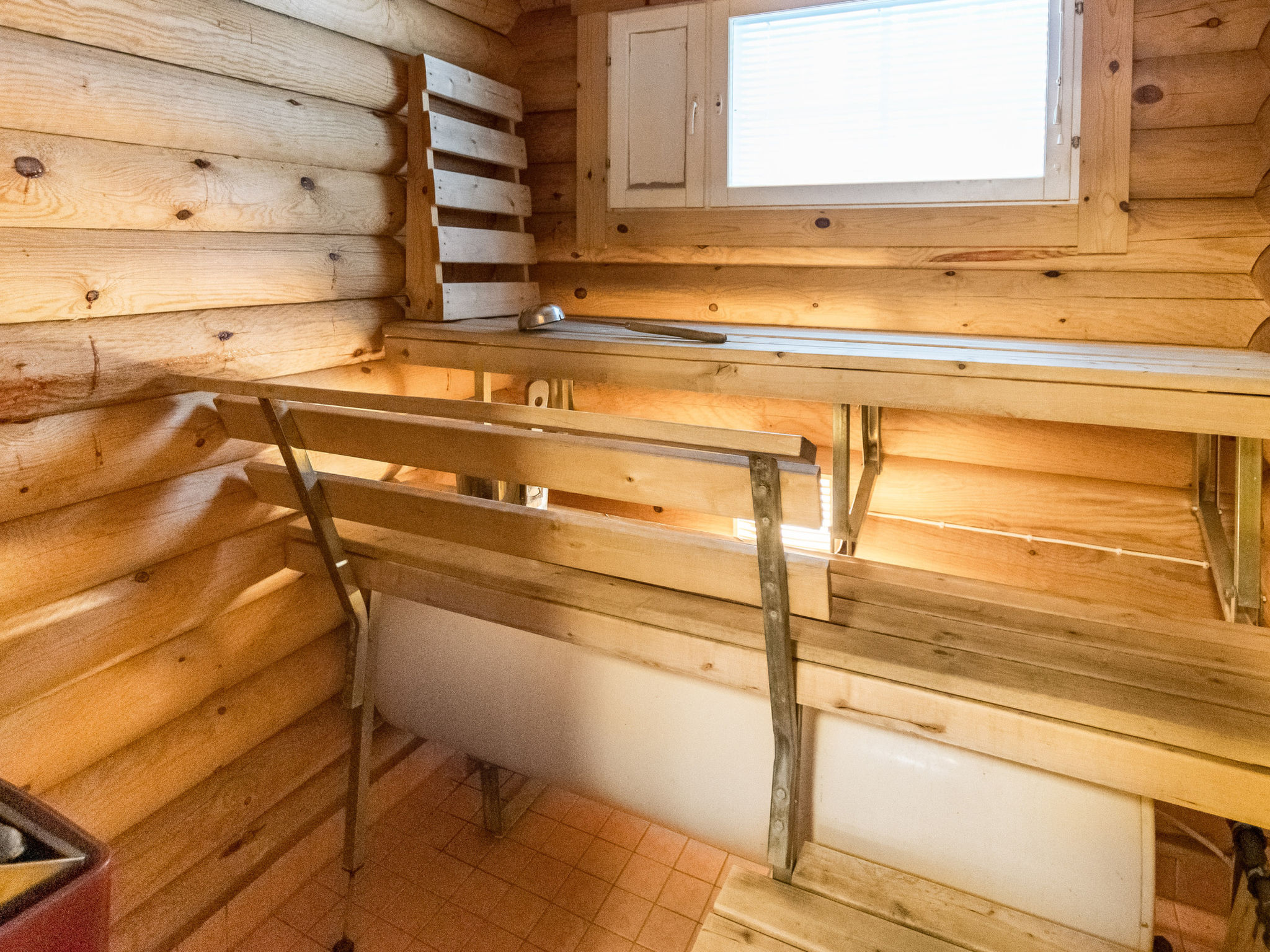 Kilpolan orvokki, pauliina ja karoliina - Inside