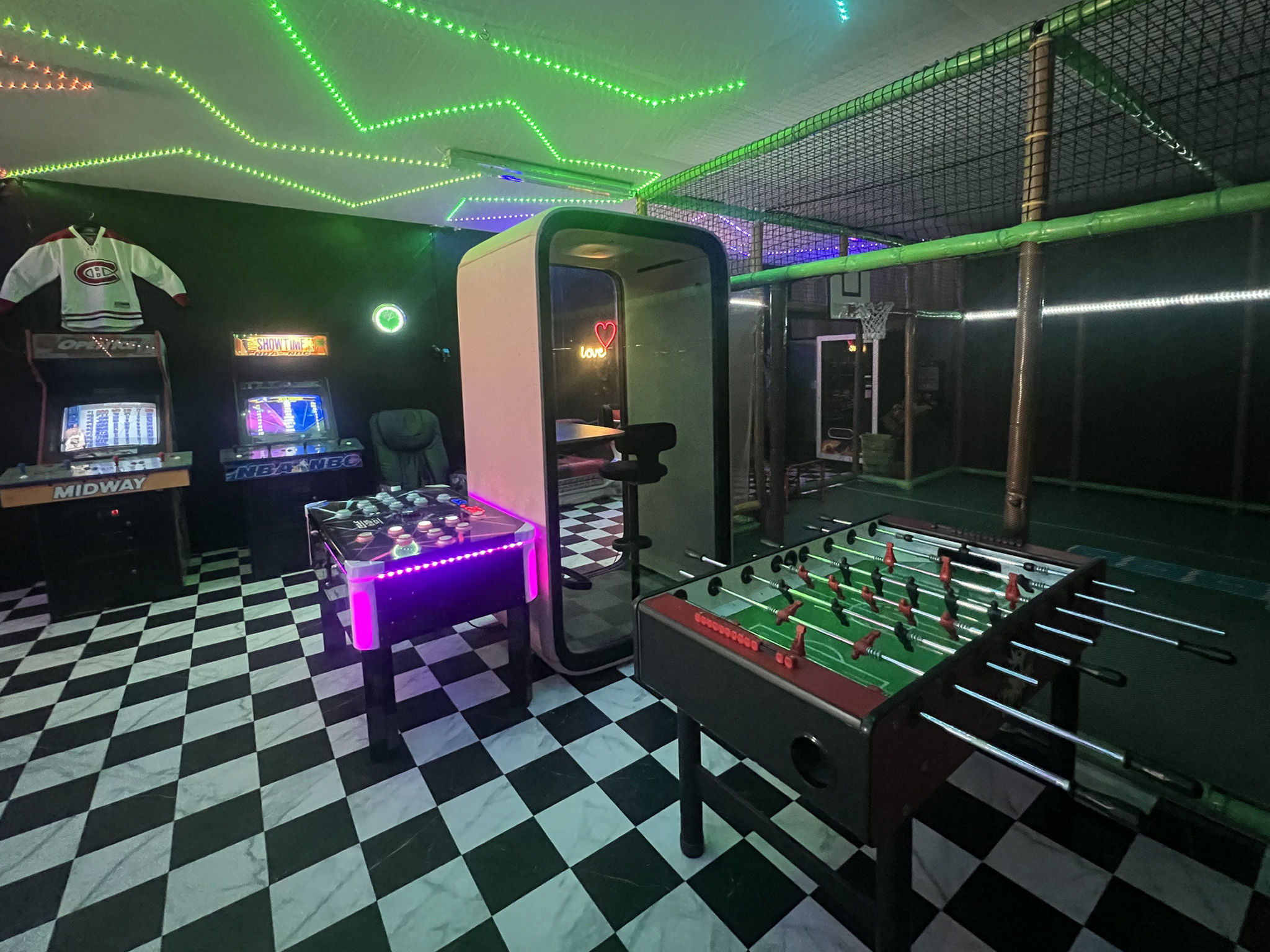 Tyttelsson - Drinnen