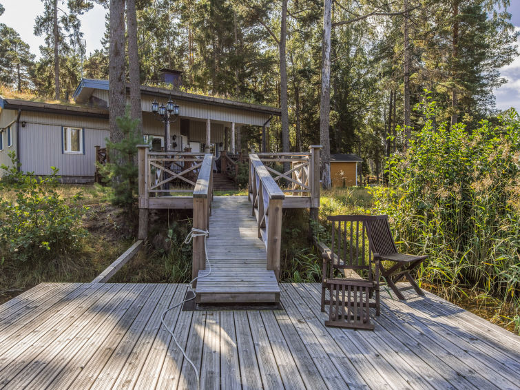 Aan het meer: Sfeervol vakantiehuis Björn in Kemiönsaari met sauna in Kimitoön