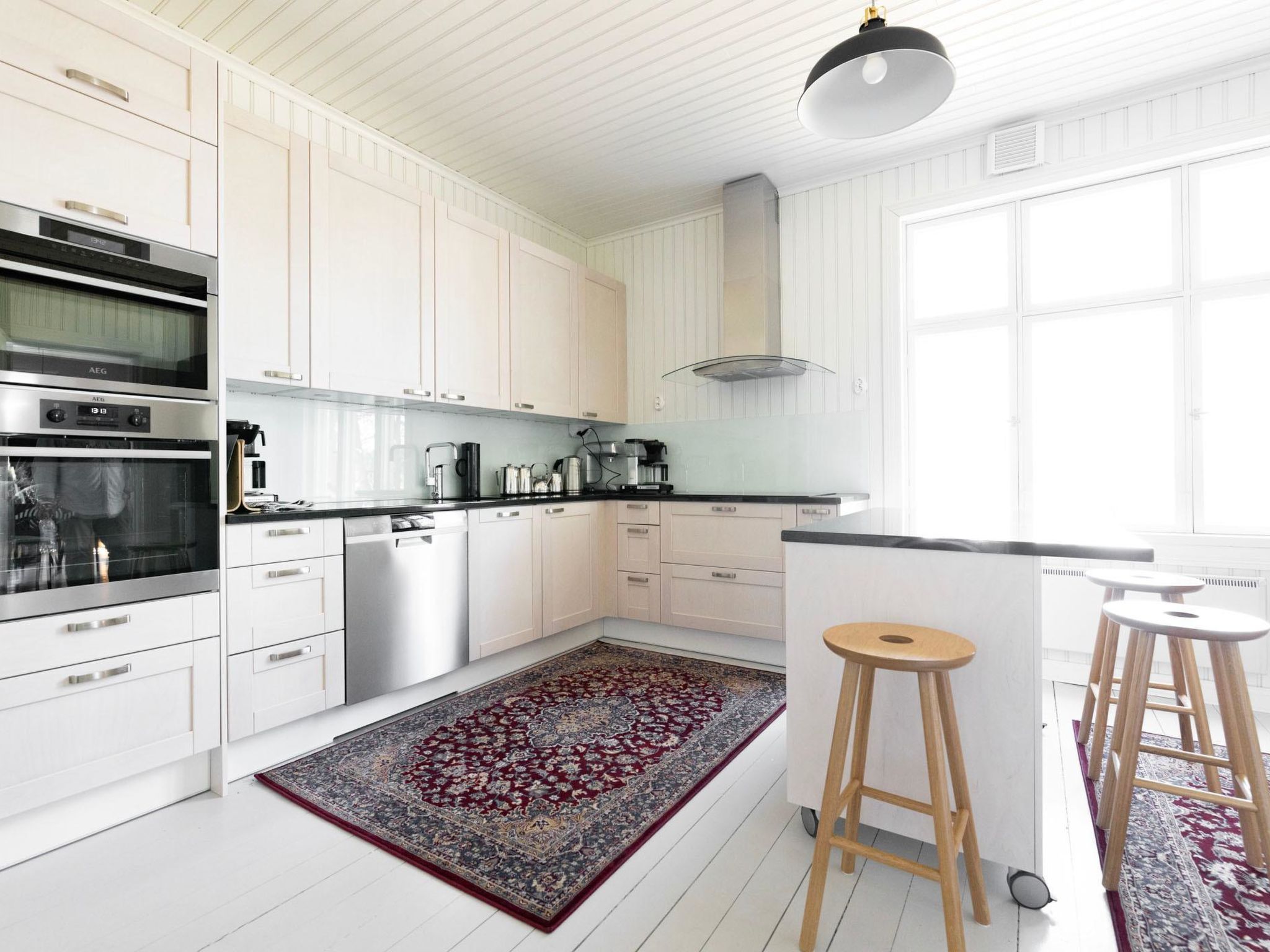 Kapteenin huvilat-Binnen