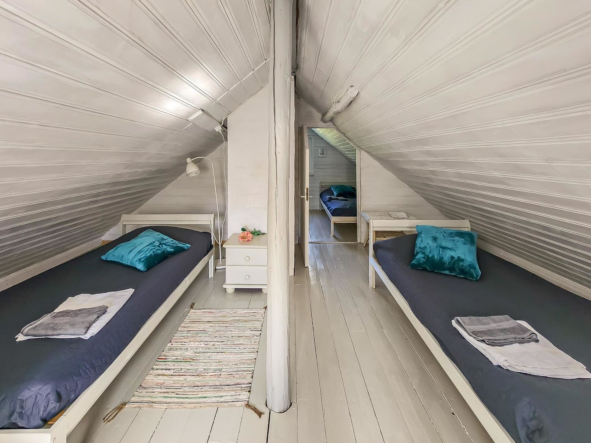 Den lilla röda stugan-Binnen