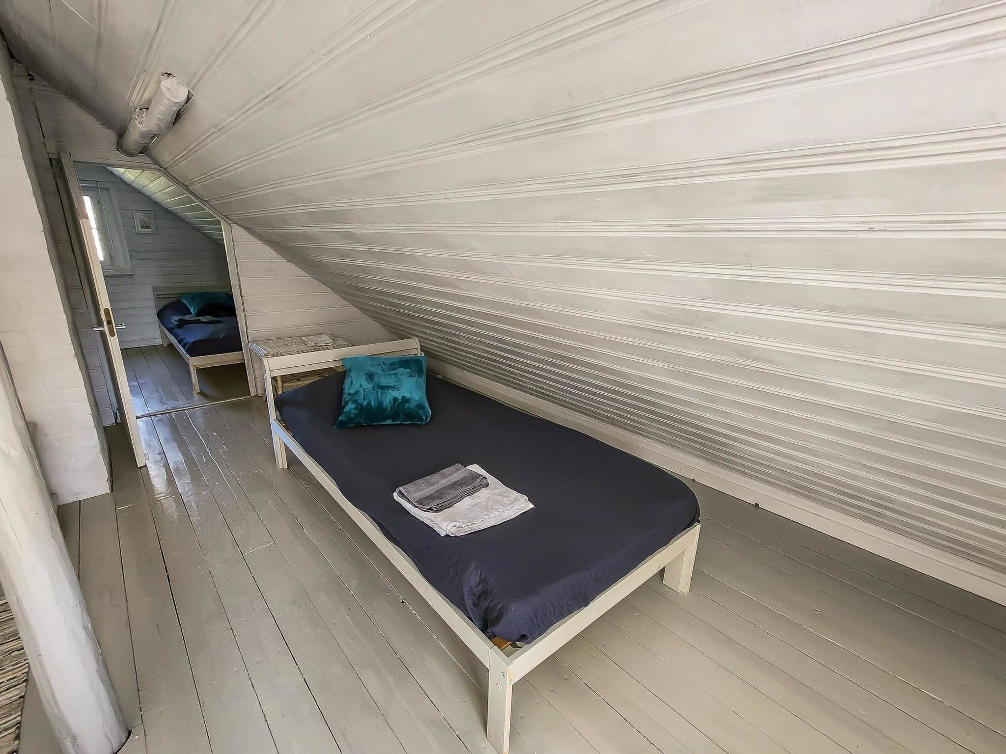 Den lilla röda stugan-Binnen