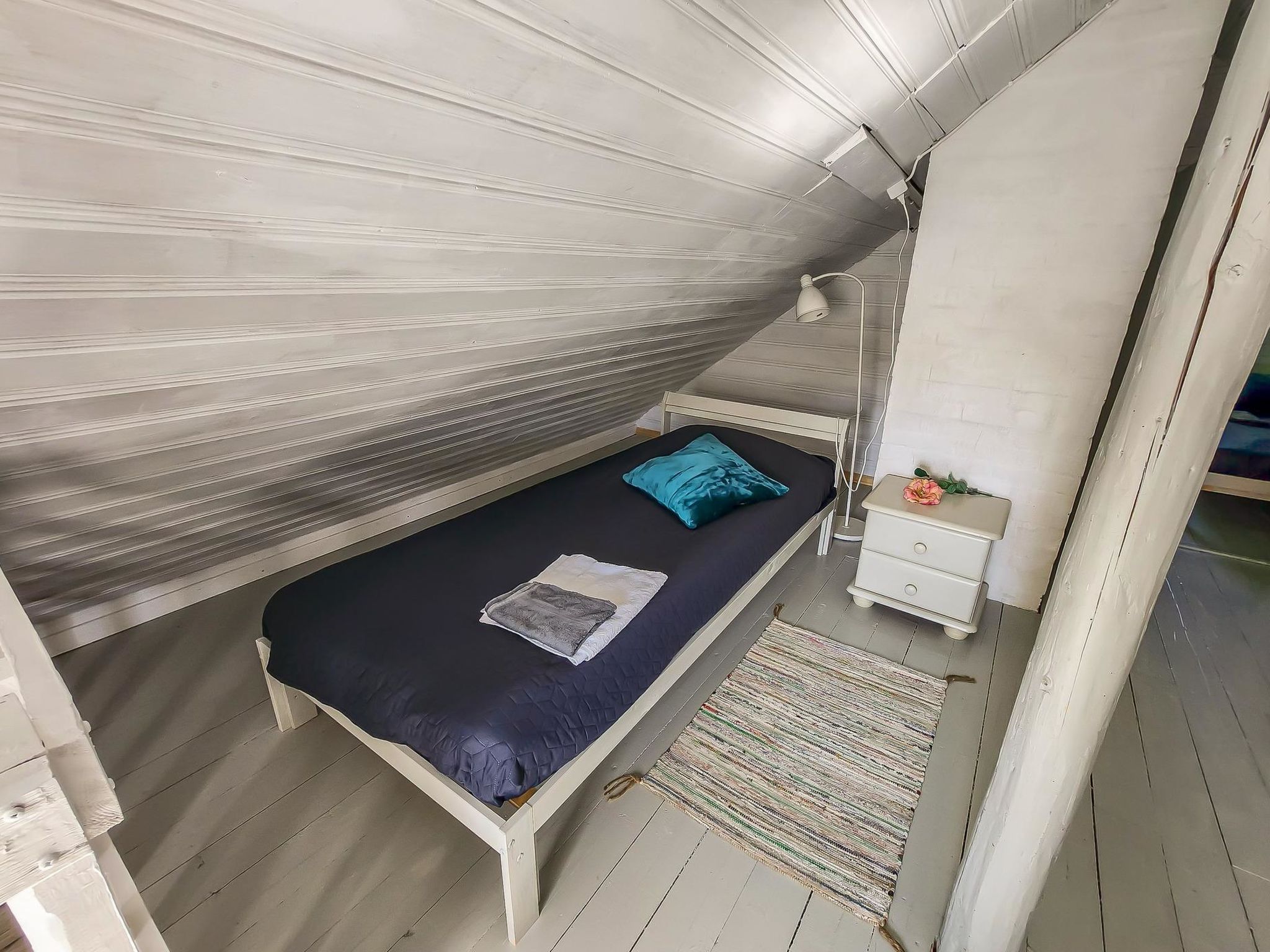 Den lilla röda stugan-Binnen