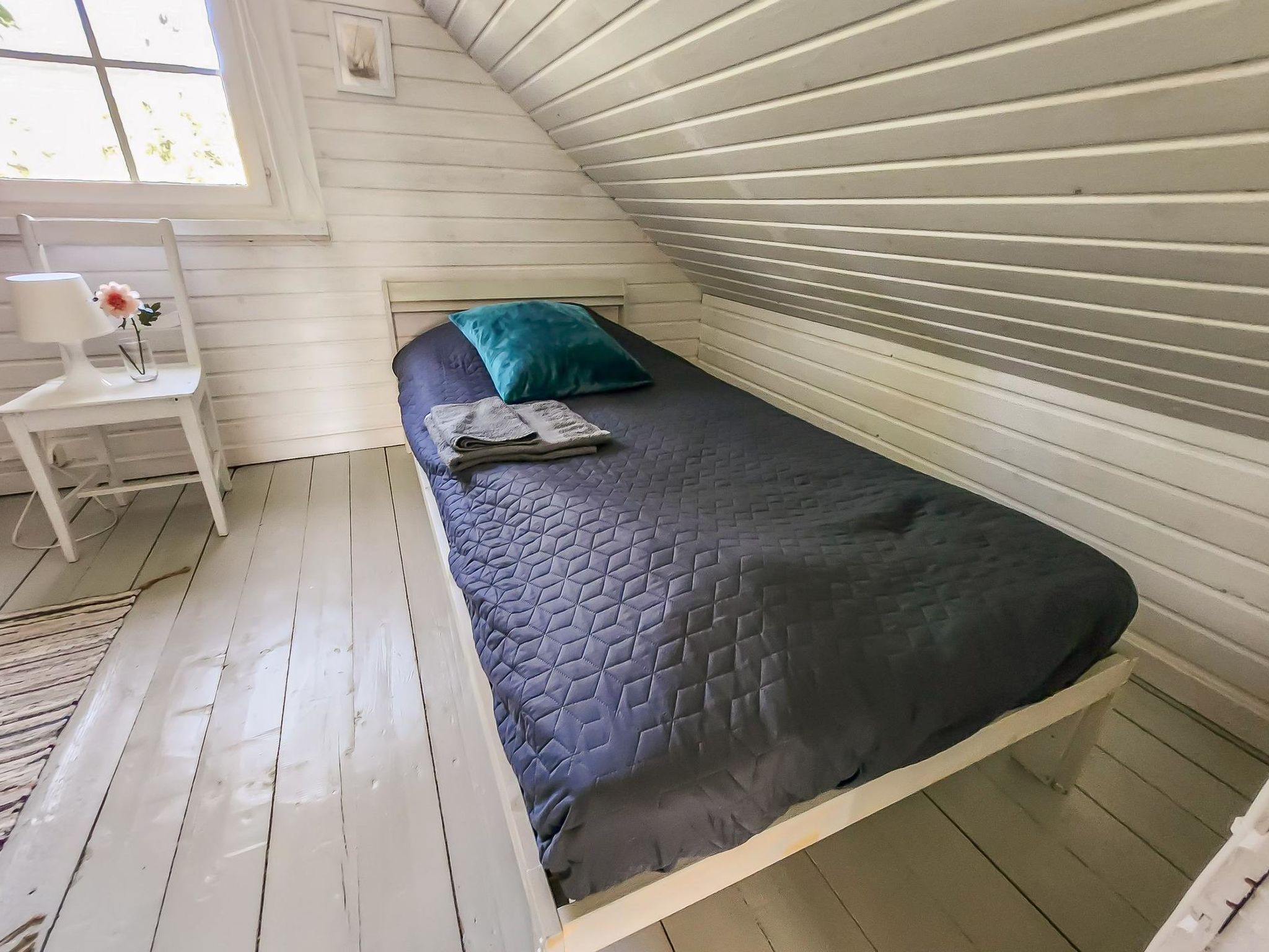 Den lilla röda stugan-Binnen