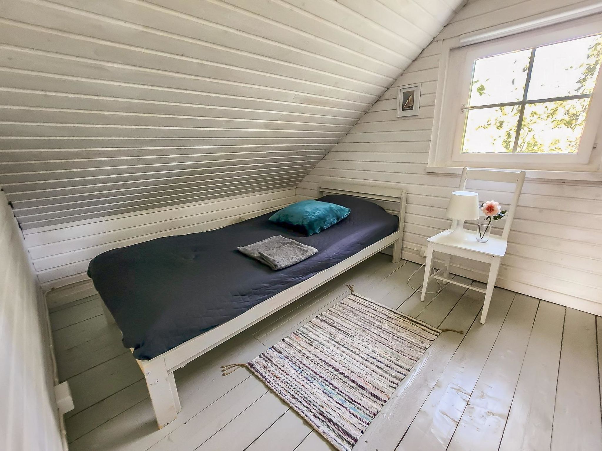 Den lilla röda stugan-Binnen