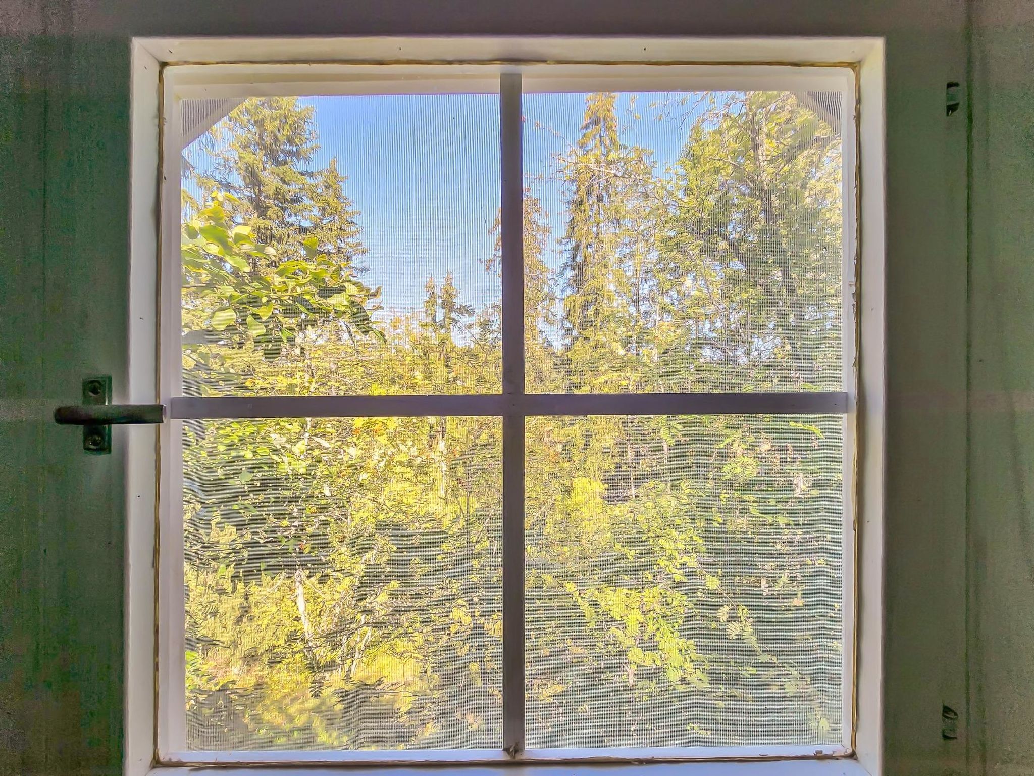 Den lilla röda stugan-Binnen