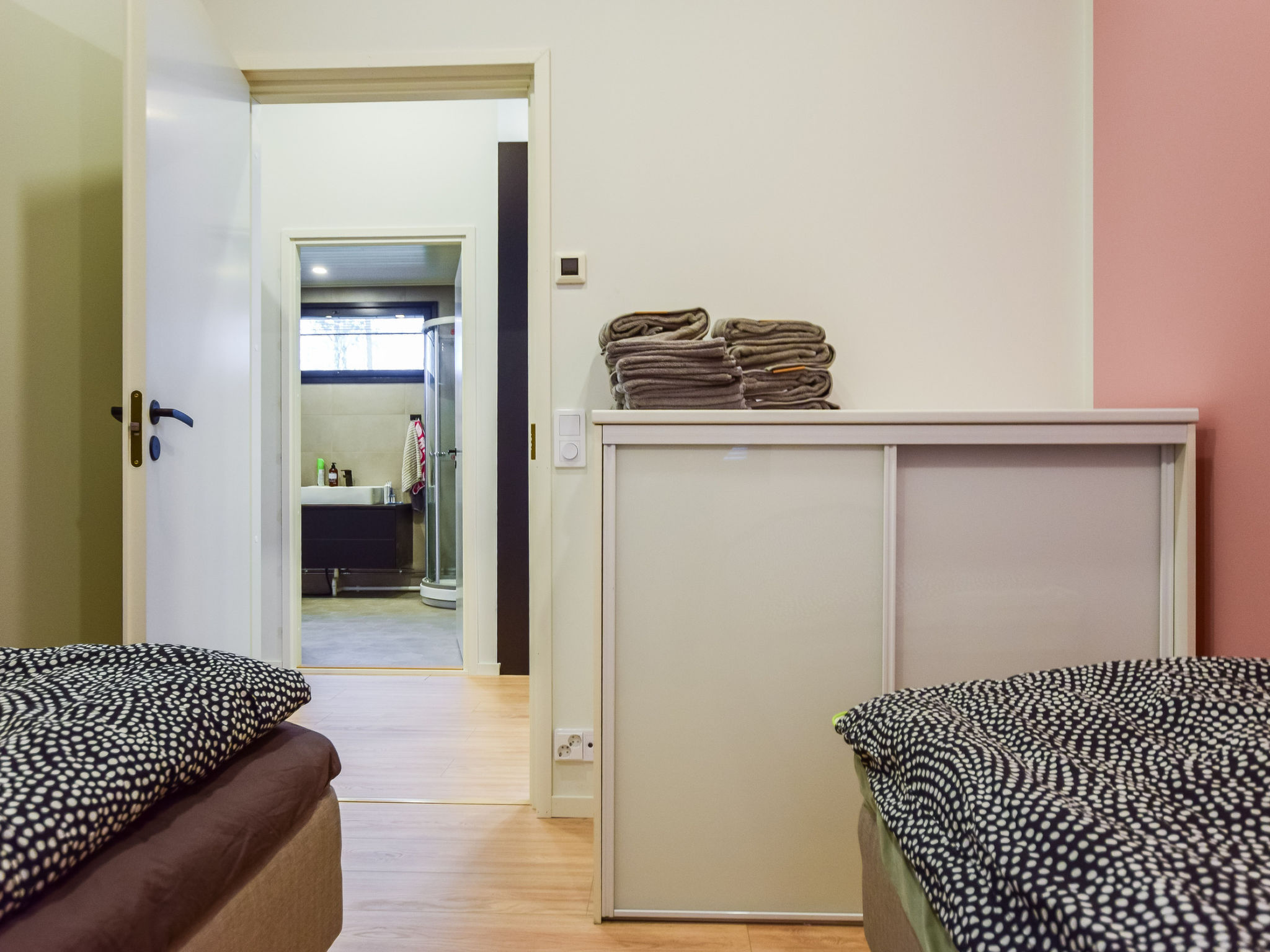 Duurzame houten villa aan het meer met sauna en eigen boothuis - foto 16