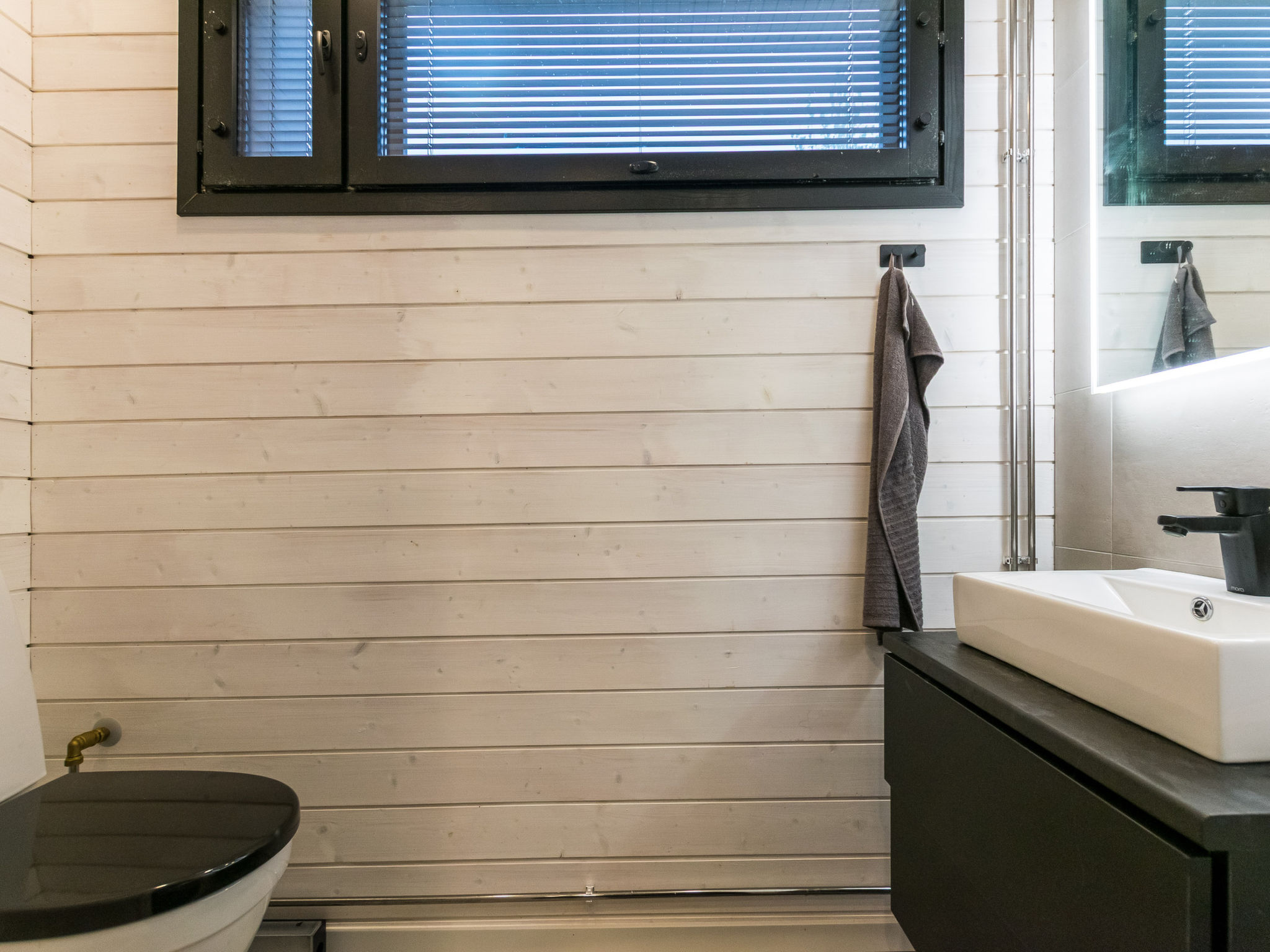 Duurzame houten villa aan het meer met sauna en eigen boothuis - foto 23