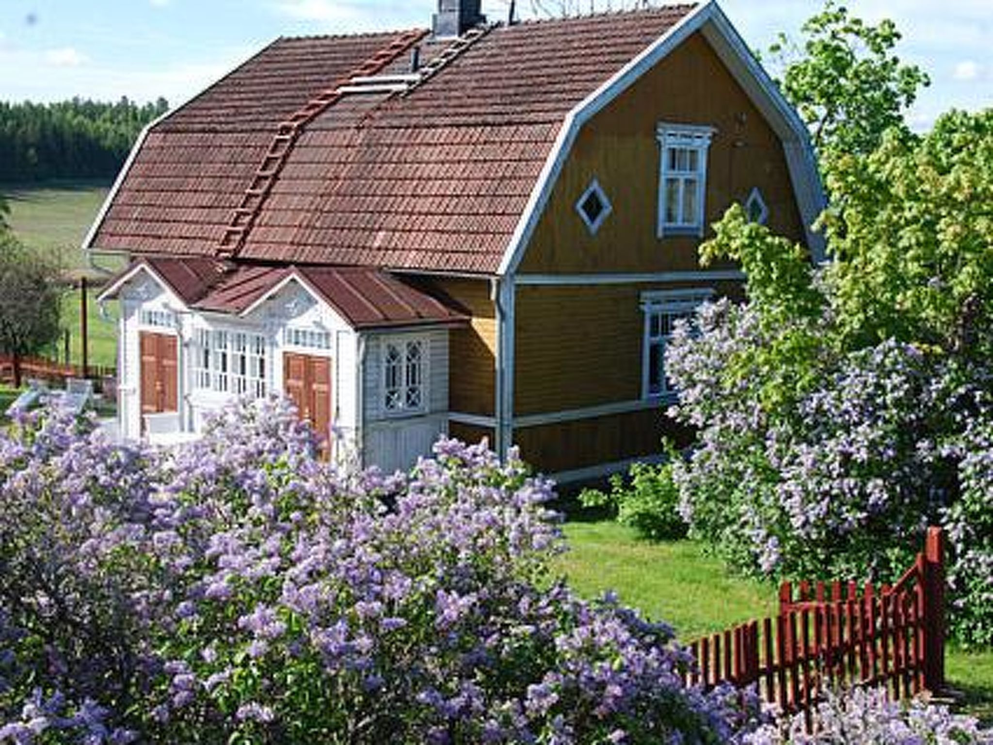 28 km south-east of Salo, River Kurkelanjoki 150 m, which is sanded in 2013, suitable also for children. 2 boats for own use. In addition beach 100 m, where jetty and deep shore, suitable only for goo..