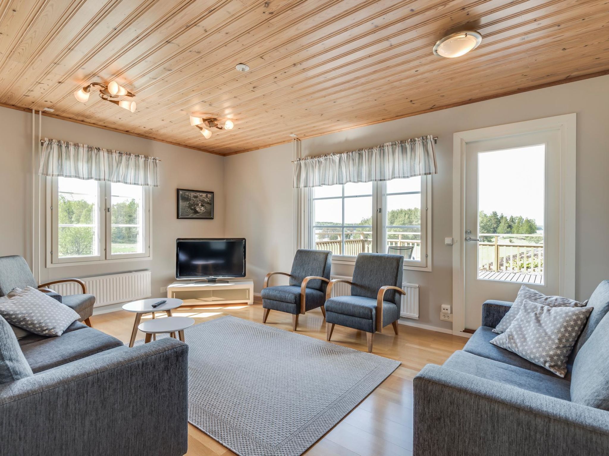 Villa pääsky-Binnen