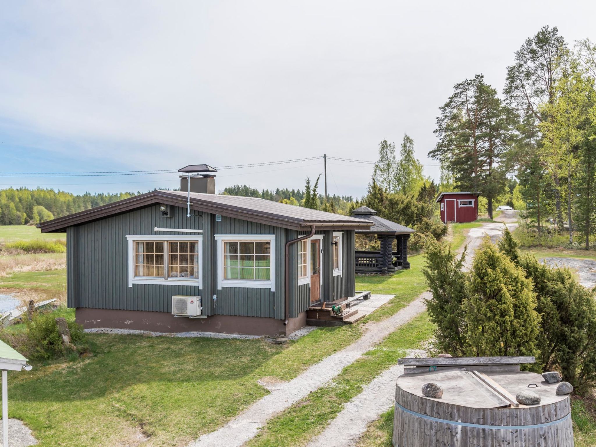 Villa pääsky-Binnen