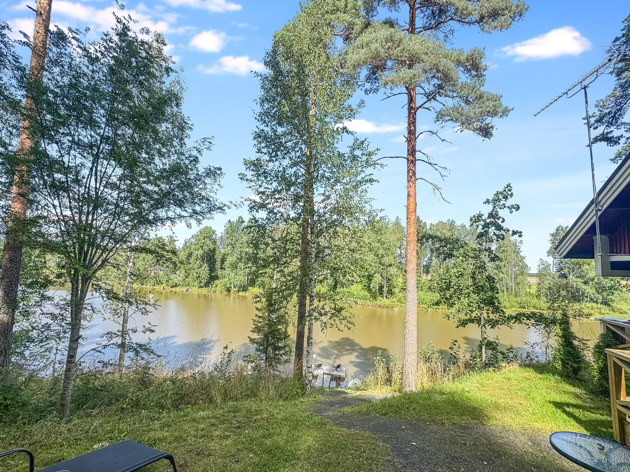 Satakieli - Binnen