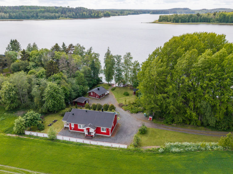 Aan het meer: Rustgevend vakantiehuis Käpälämäki in Somero in Somero