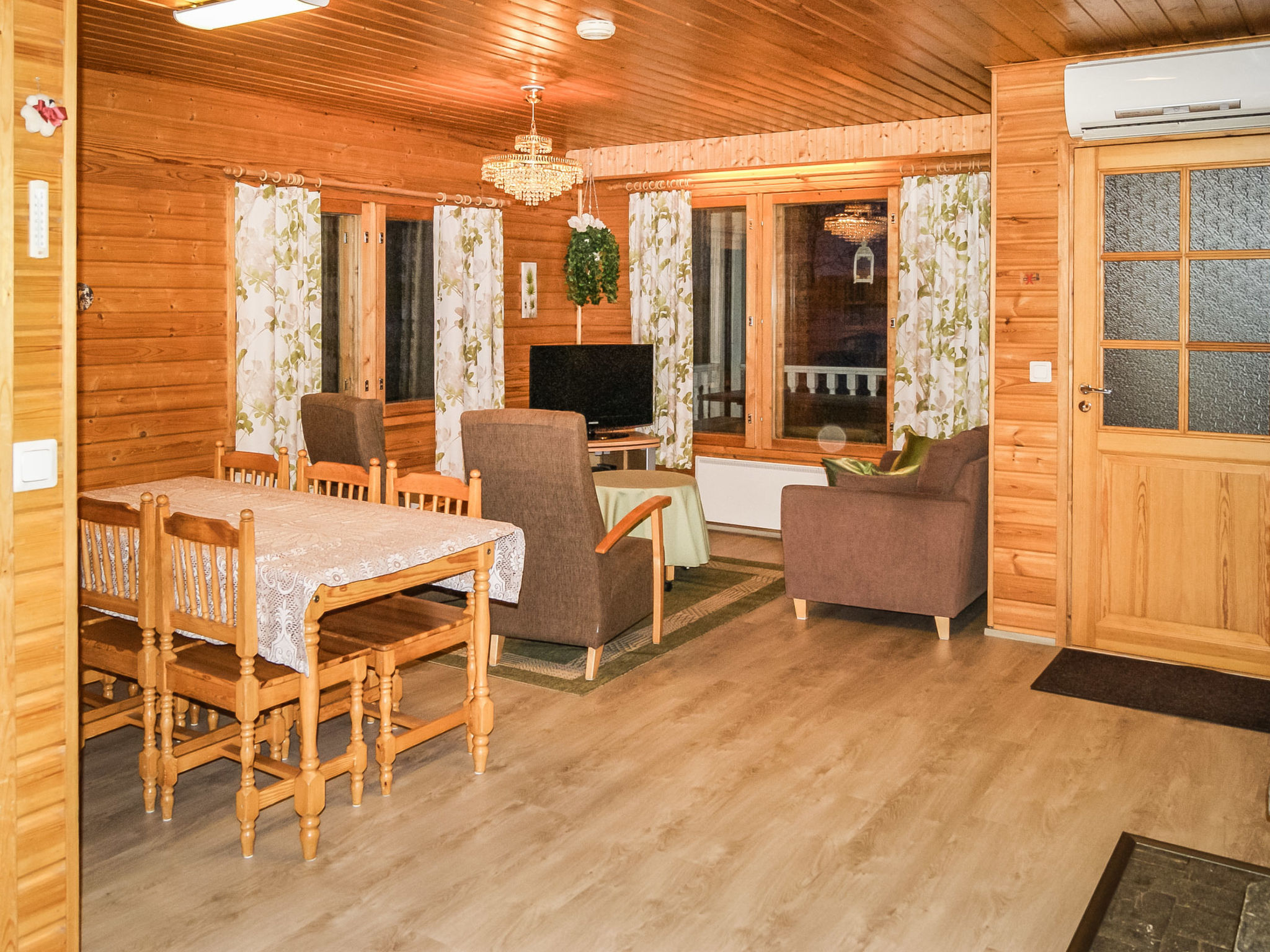 Kesäranta - Inside