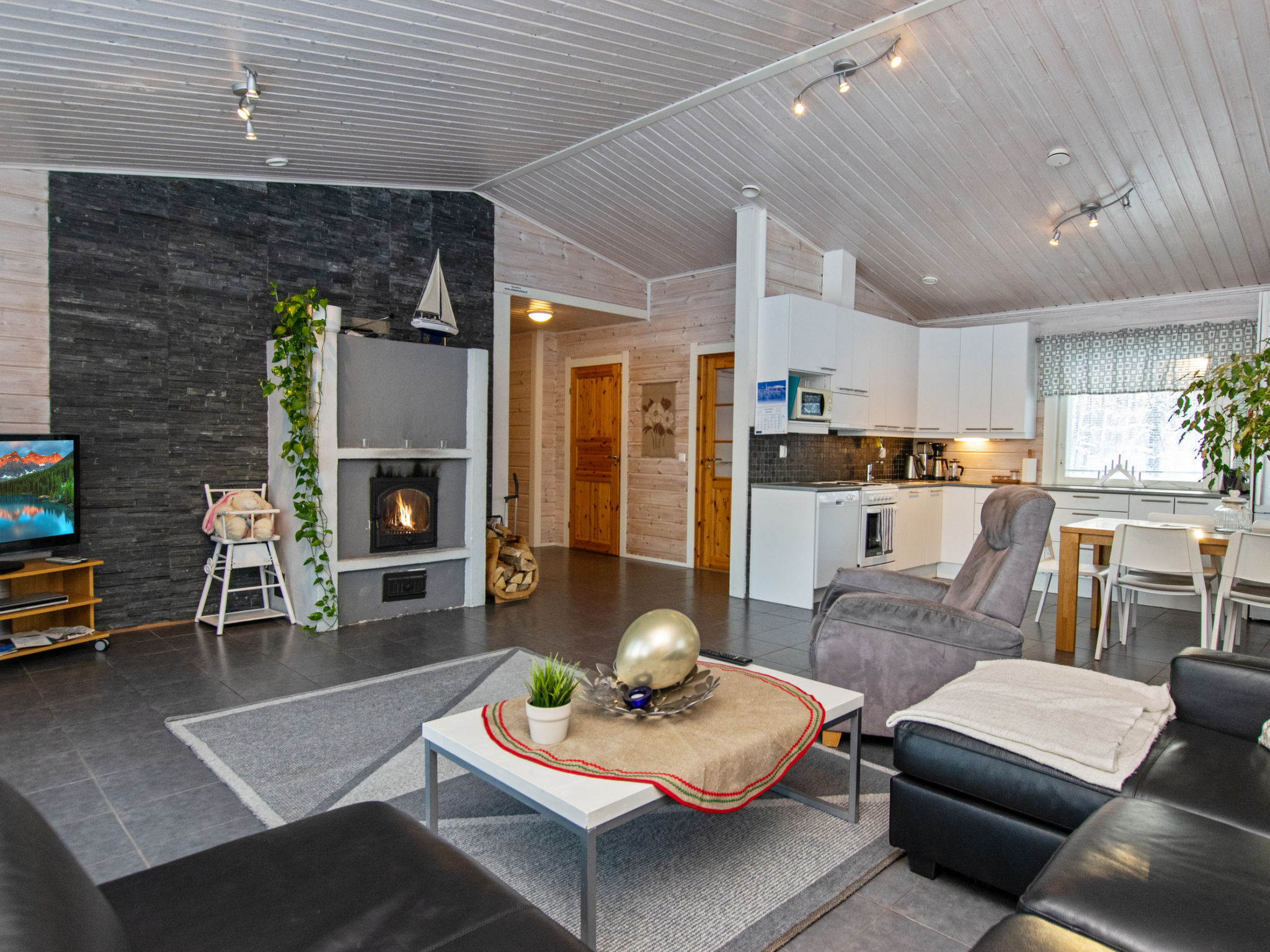 Hot pool cottage laurinranta - Binnen