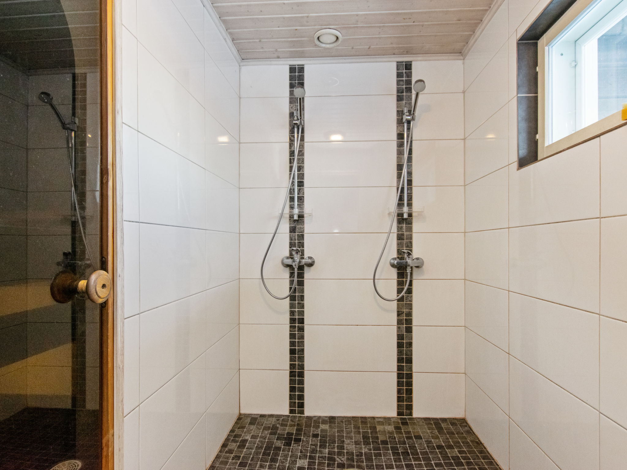 Hot pool cottage laurinranta - Binnen