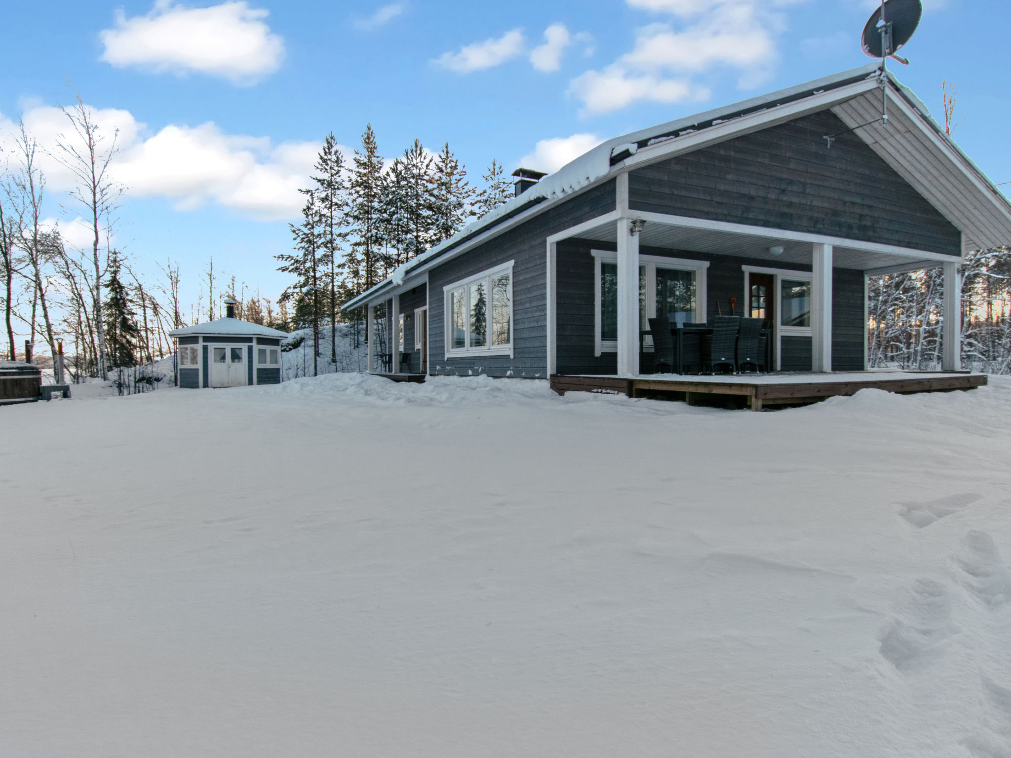 Hot pool cottage laurinranta
